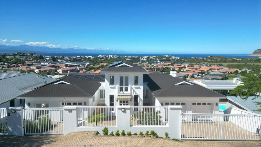 7 Bedroom Property for Sale in Whale Rock Western Cape